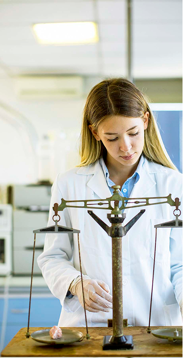 Lab Scientist